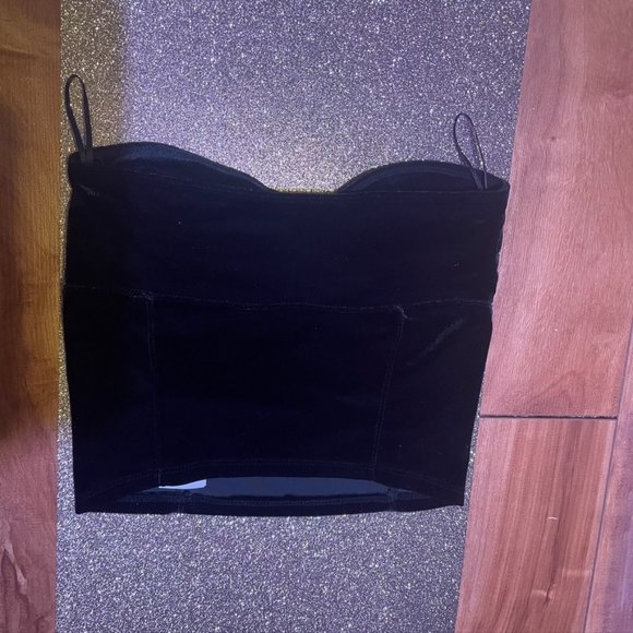 xs strapless black crop top - Picture 2 of 4